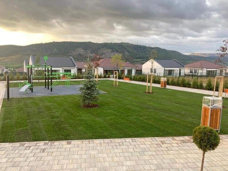 Sunset Hills Transylvania โอดอร์เฮอู เซกุยเอสก์ ภายนอก รูปภาพ